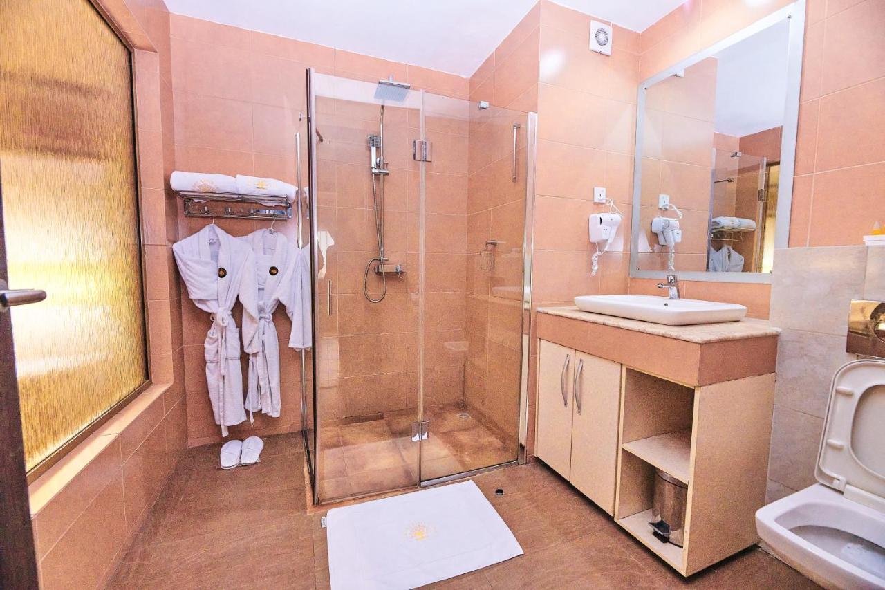 Oak Haven Hotel & Suites Port Harcourt Esterno foto